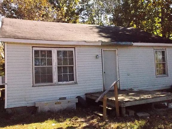 4th image of 107 Rockytop Ln
