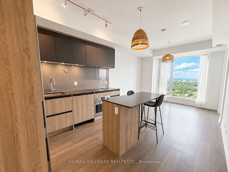 7950 Bathurst St #2208 — Photo 2