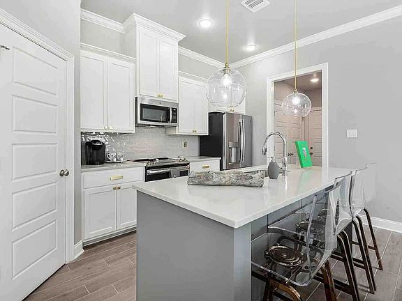 2nd image of 8116 Village Lake Ave