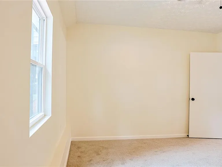 4411 Flakes Mill Rd — Photo 13