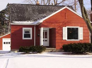 1114 Bennington Dr, Rochester, NY 14616