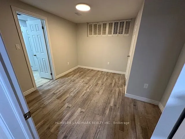 542 Wingrove Cres — Photo 5