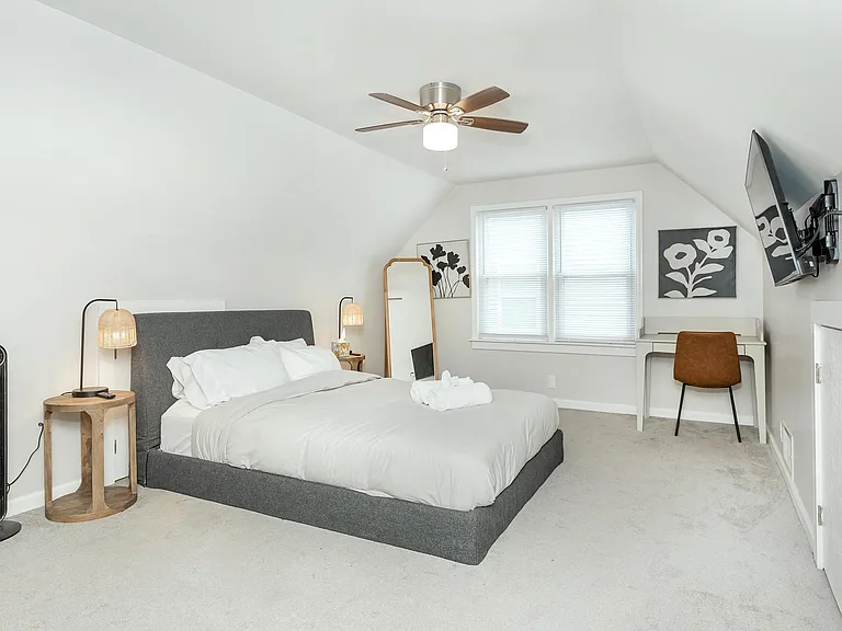 3340 Edgeworth St — Photo 21