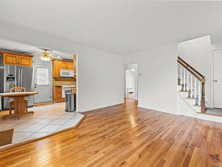 54 Edgewood Rd — Photo 3