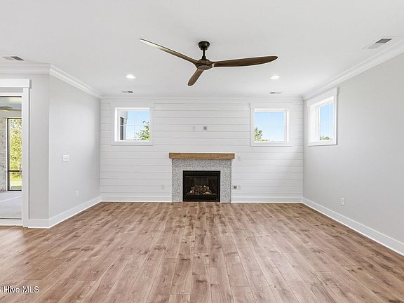 5th image of 8210 Mainsail Lane