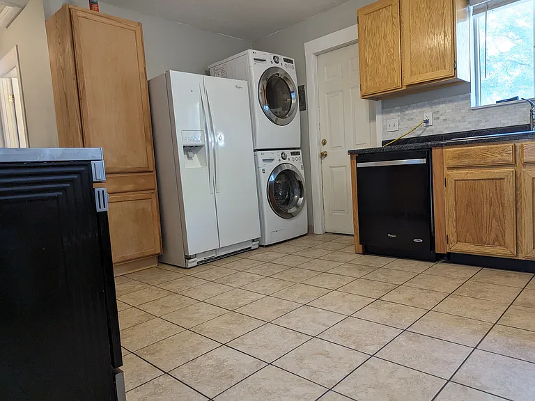 1089 W 300 N — Photo 9