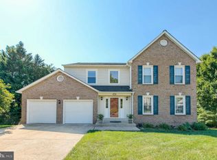 2732 Sasscers Hill Ct, Herndon, VA 20171