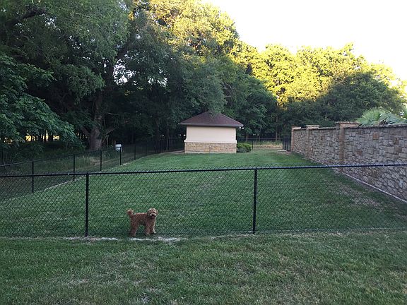 Dog run/Cart Garage