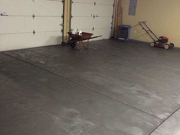 Triple garage - sealed floor