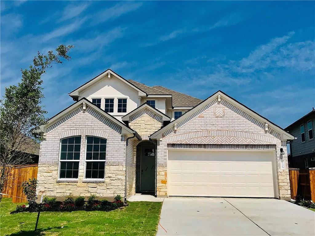 4 bed, 3.0 bath, 2564 sqft, $2,500 — Photo 1