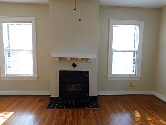 3rd image of 1005 S Scott St #A