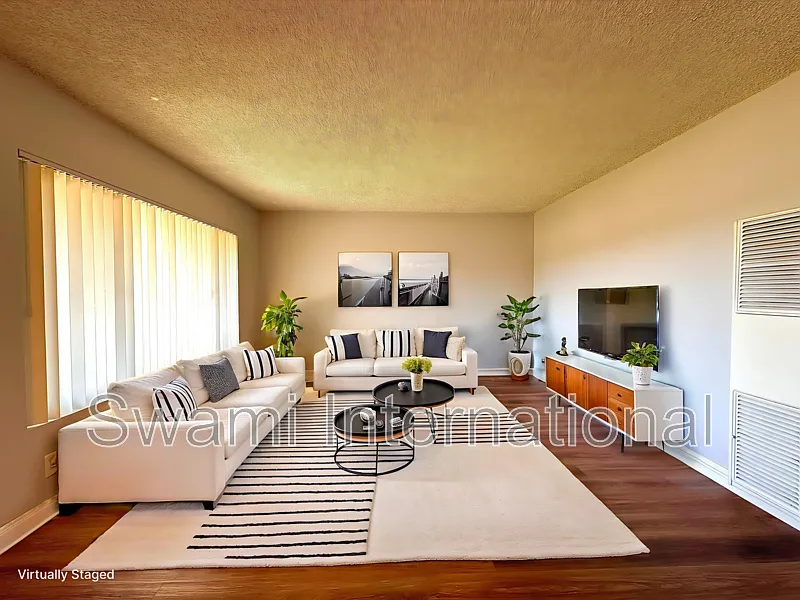 2 bed, 1.0 bath, 825 sqft, $2,395 — Photo 1