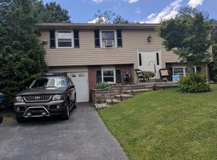 205 Wellington Dr, Coatesville, PA 19320