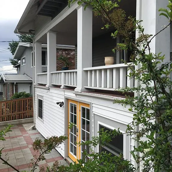 639 W Emerson St #B — Photo 11