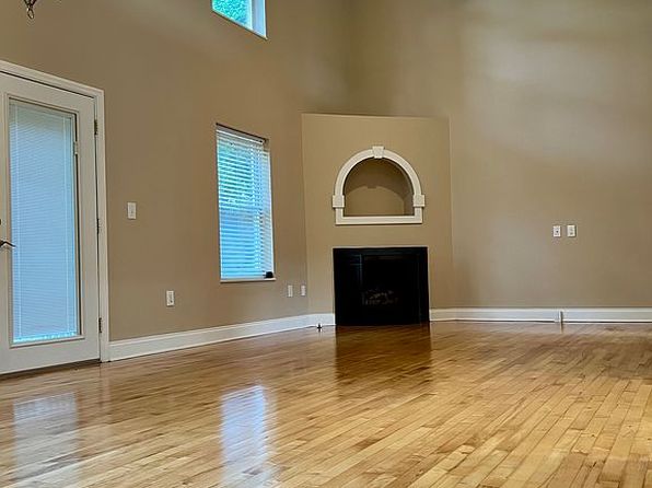 1401 Yorktowne Dr