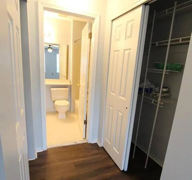 46 Versailles Ct — Photo 13