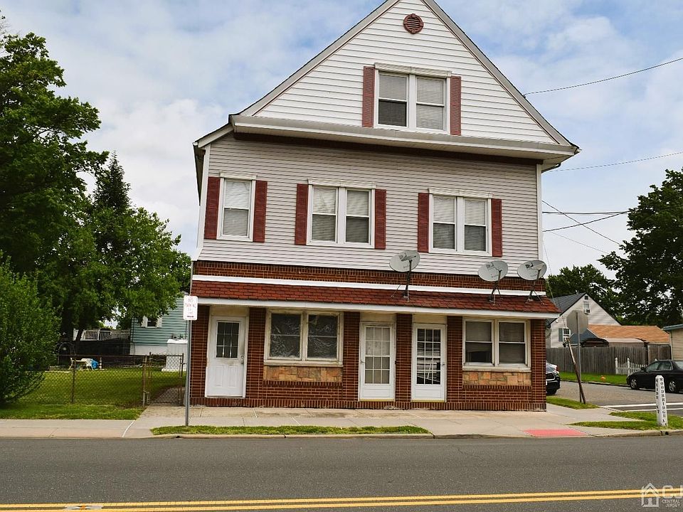 2nd image of 73 Woodbridge Ave #1