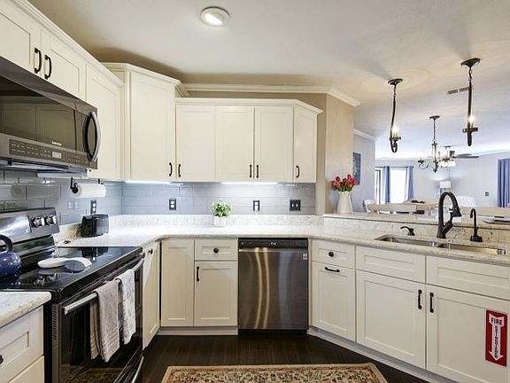 5th image of 344 Wimbledon Dr APT 6