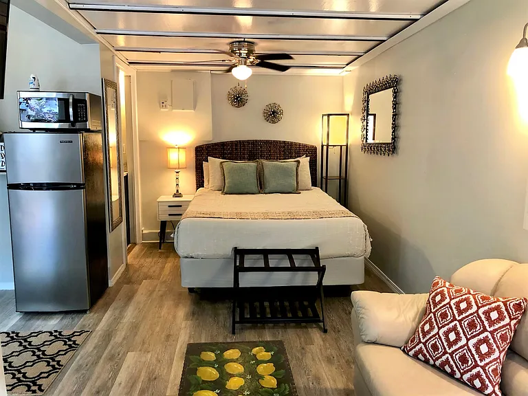 1235 Oak St NE #1 — Photo 6