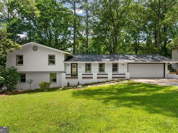 4214 Williamsburg Dr, College Park, GA 30337