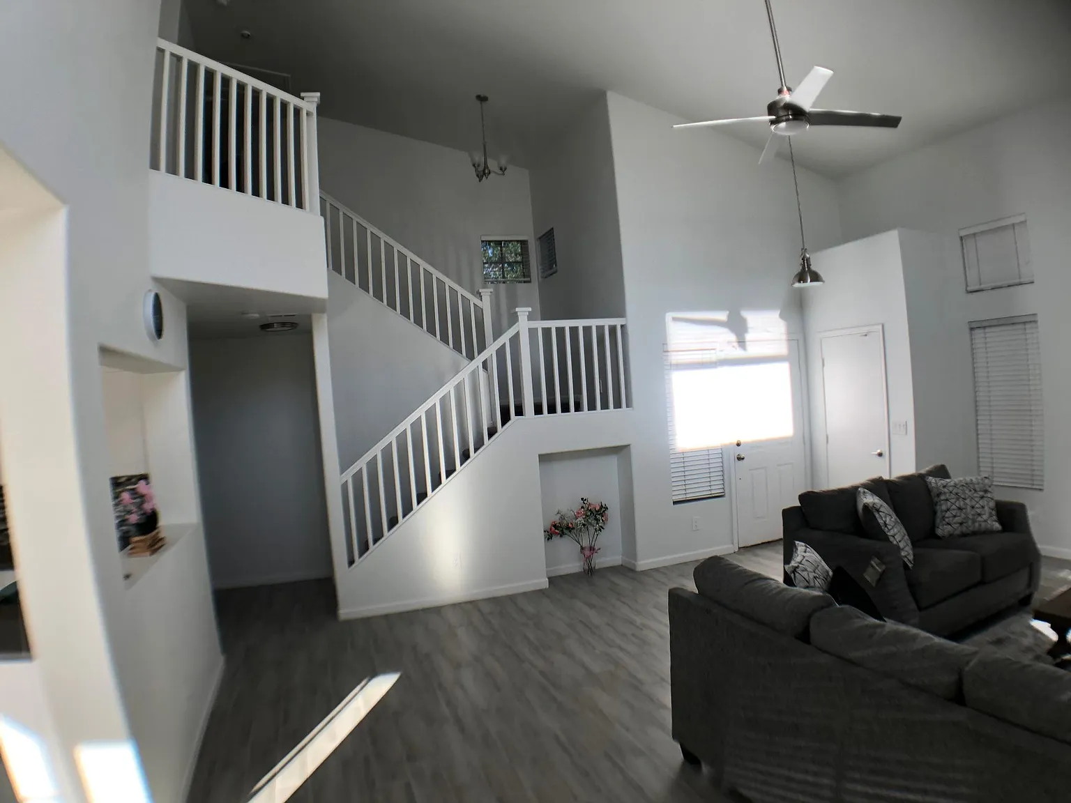 3 bed, 2.5 bath, 1543 sqft, $2,400 — Photo 4