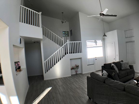 4th image of 973 Cedar Pines St