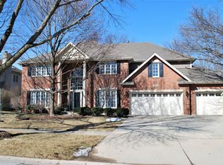 2731 Cheyenne Dr, Naperville, IL 60565