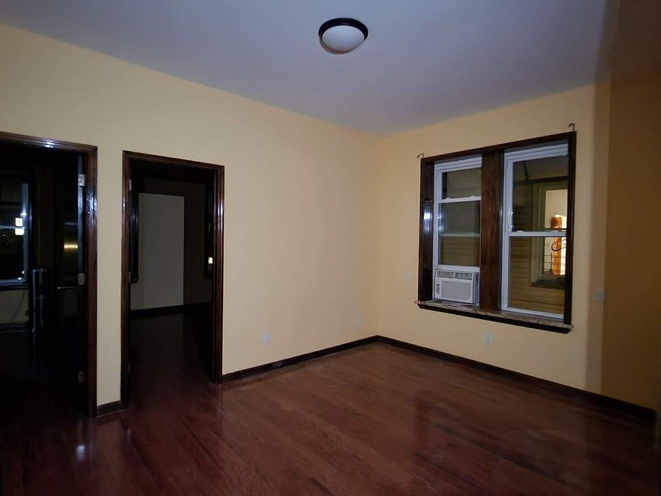 1st image of 1876 W 6th St #2R