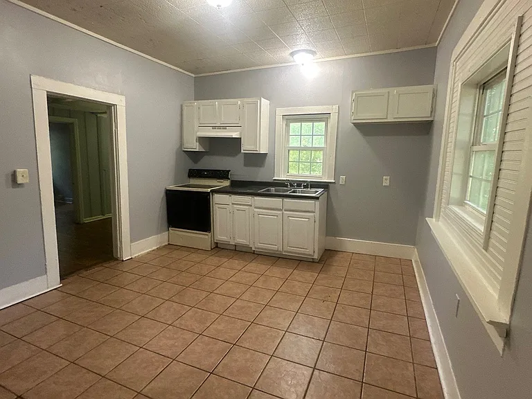 500 W Ripley Ave — Photo 2