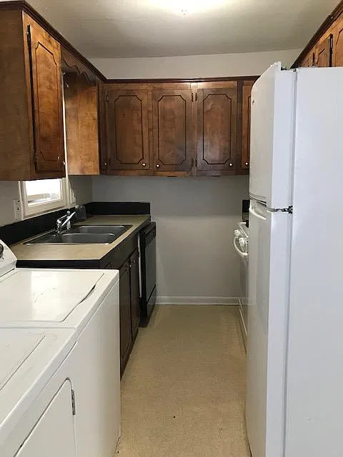 2 bed, 1.5 bath, 895 sqft, $985 — Photo 4