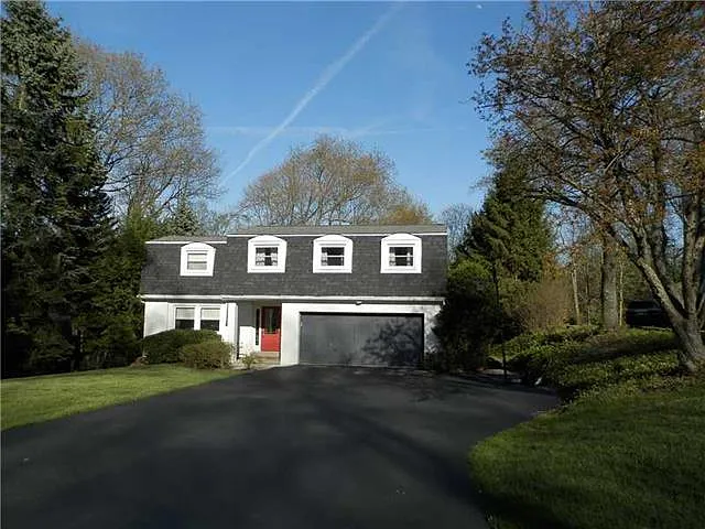125 Cornwall Dr photo 1