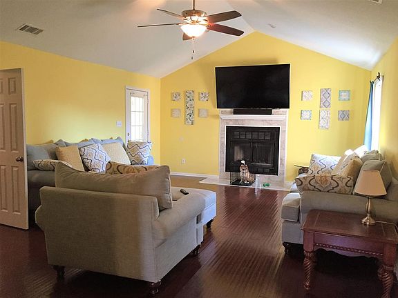 2nd image of 207 Westwood Dr
