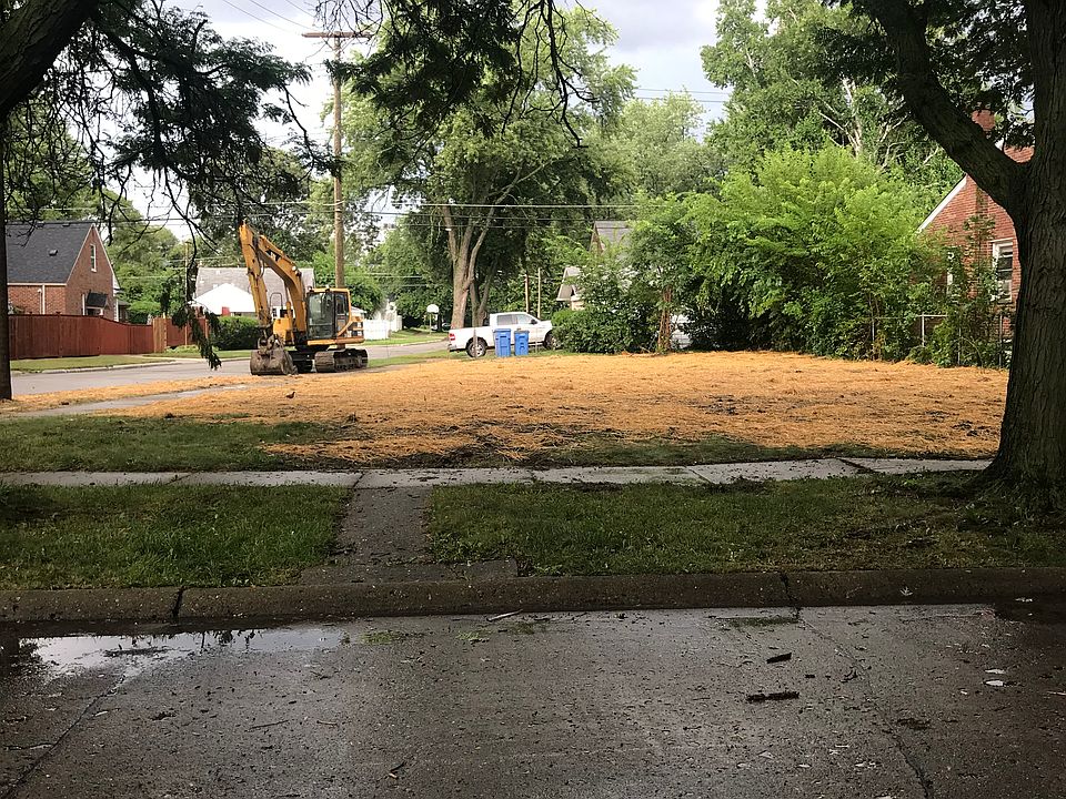 2nd image of 8506 Grayfield St