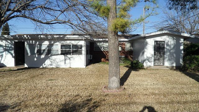 2nd image of 2107 Custer Ave