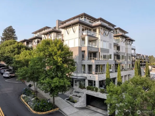 220 1st St APT 209, Kirkland, WA 98033