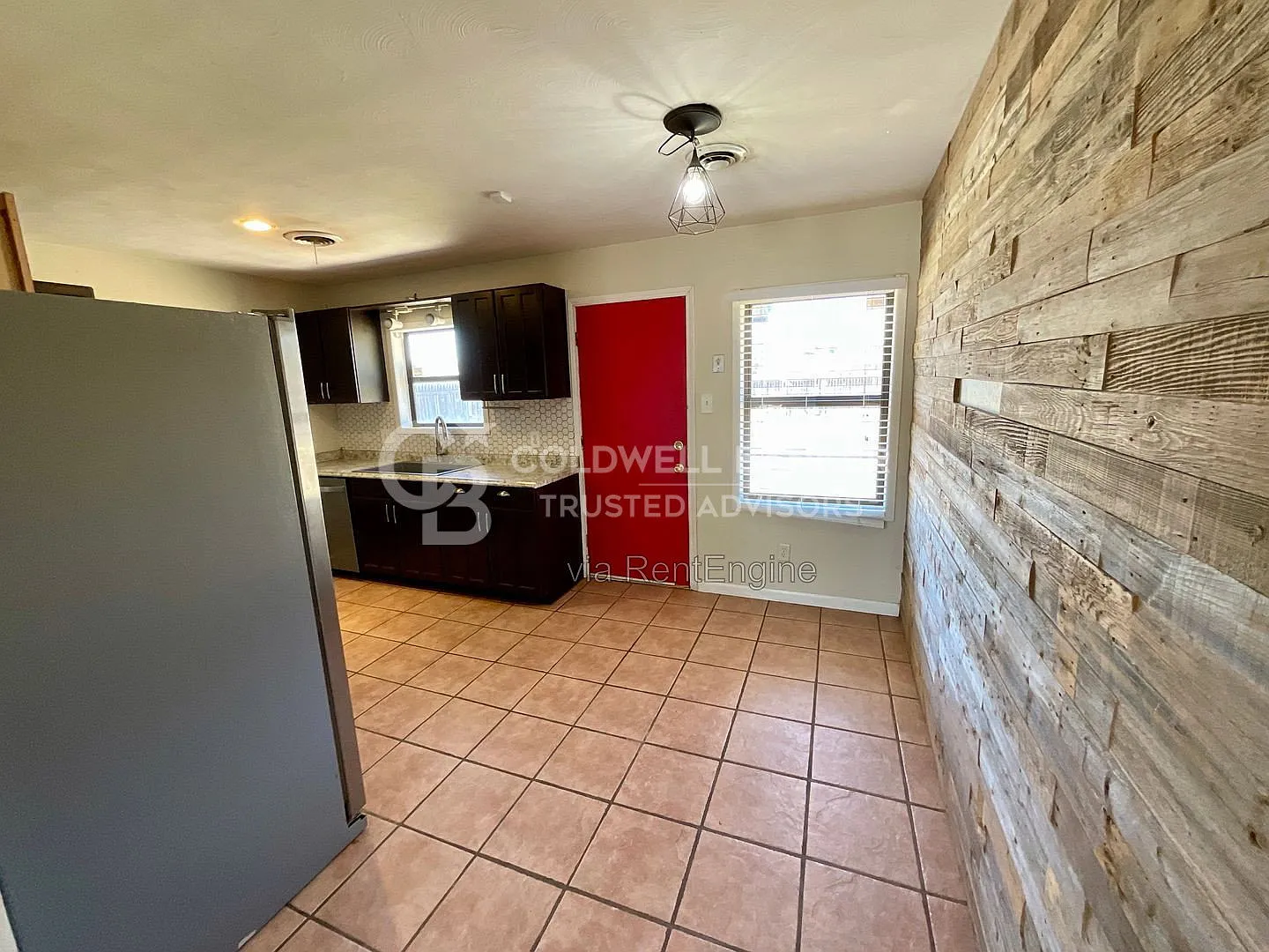 3 bed, 2.0 bath, 1350 sqft, $1,375 — Photo 4