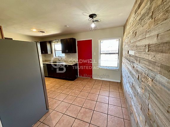 4th image of 4902 6th St