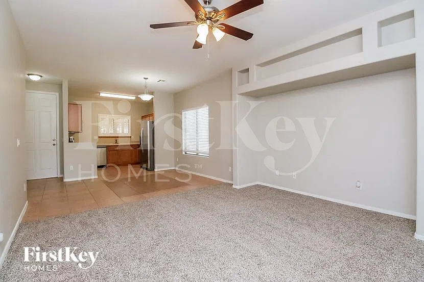 2 bed, 2.0 bath, 1226 sqft, $1,915 — Photo 3