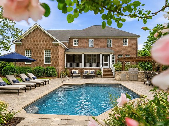 5th image of 3013 Holly Berry Ct.