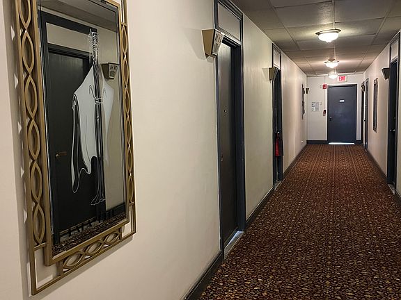 5th image of 140 Linden Ave #10