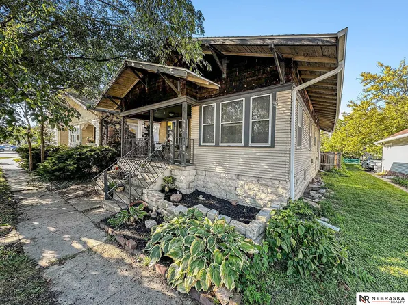 2718 Alpha St, Lincoln, NE 68510