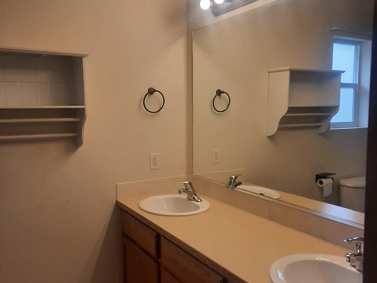 8071 N Ainsworth Dr — Photo 15