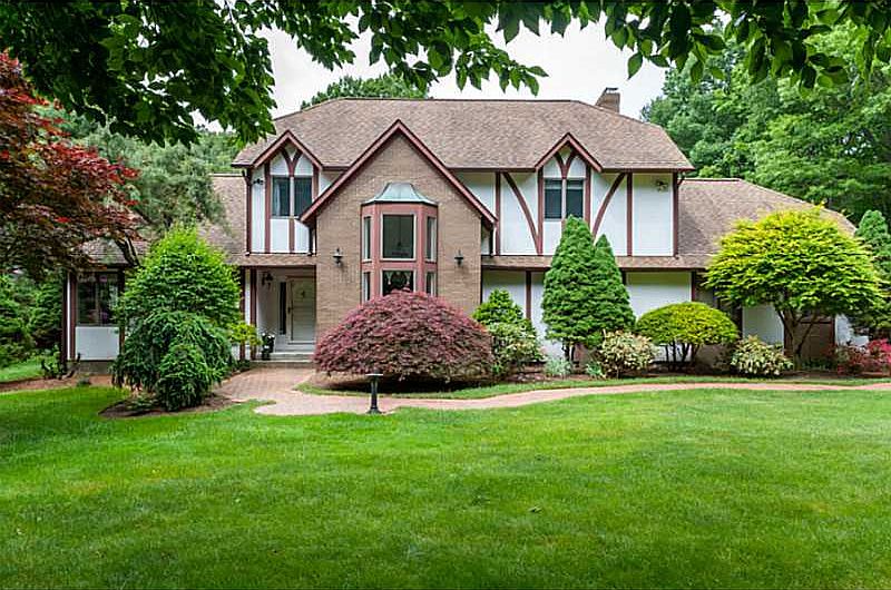 1st image of 110 Lynn Cir