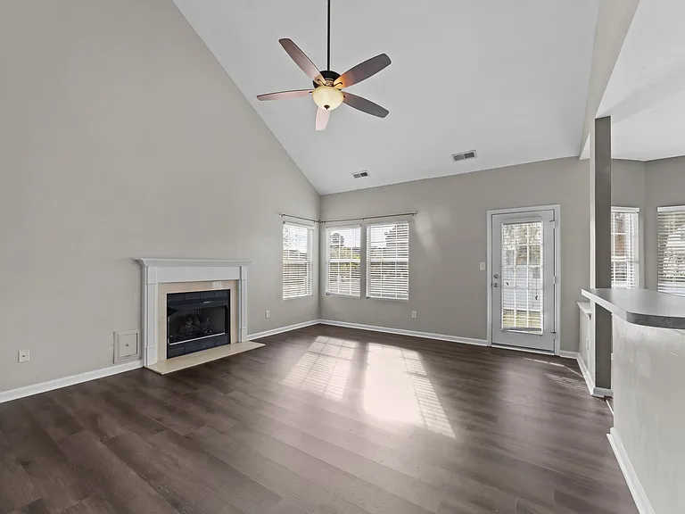 115 Jones St — Photo 9