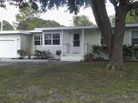 3rd image of 6727 Kingswood Dr N