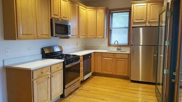 1940 W Diversey Pkwy #3W