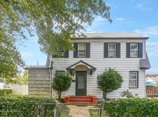 8997 216th St, Queens Village, NY 11427