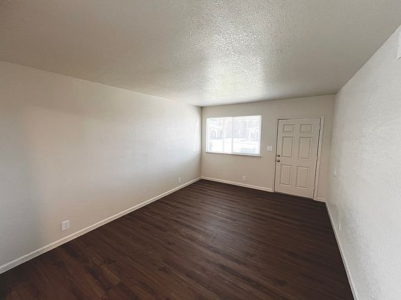 4th image of 1365 E North St