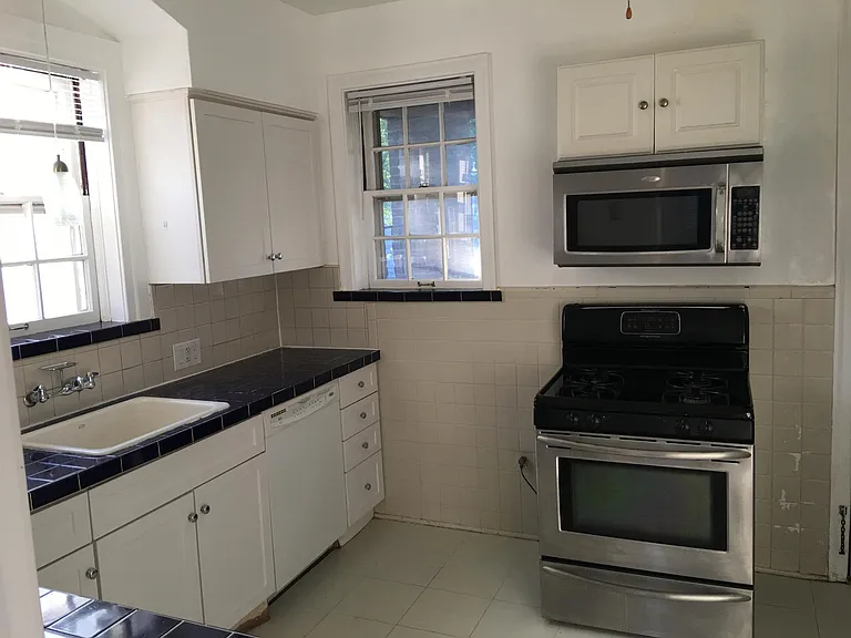 7525 Wellington Way #3 — Photo 2