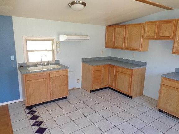 4th image of 1122 Serafin Ct SE